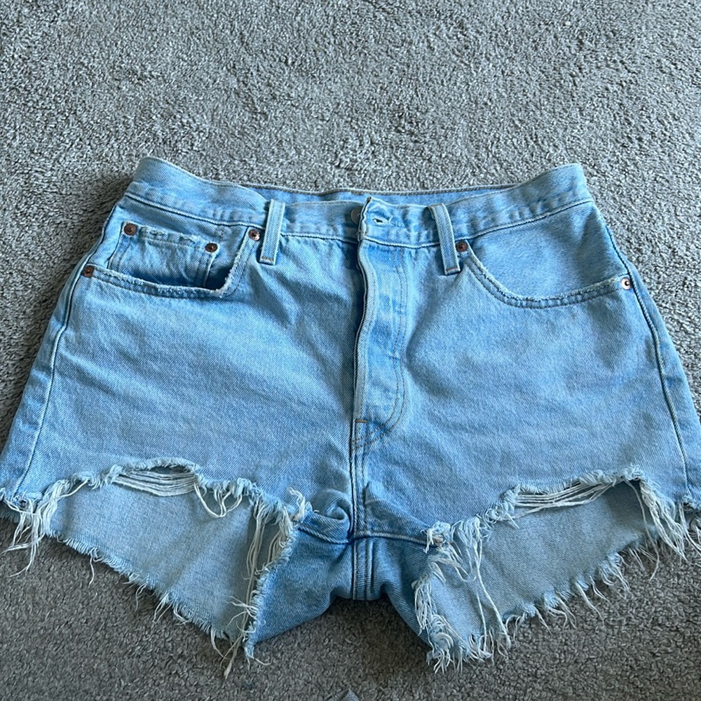 levis 501 shorts!!! size 29 waist